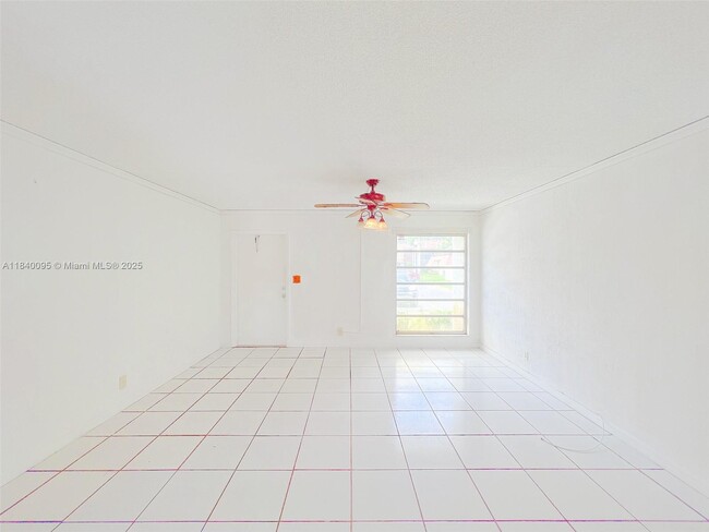 Building Photo - 5235 SW 40th Ave