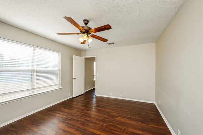 Building Photo - 3309 Teasbend Ct