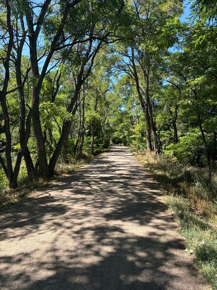 Building Photo - 2980 W Long Dr