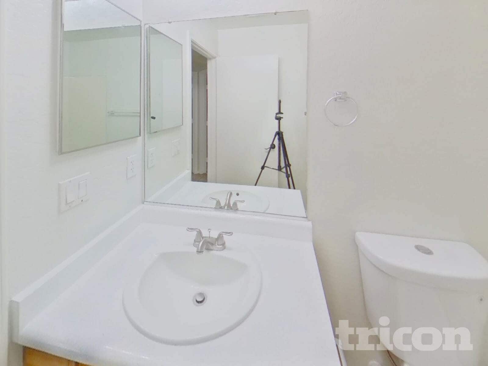 Building Photo - 42309 W Desert Fairways Dr