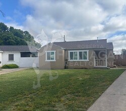 Building Photo - 2340 Circle Dr
