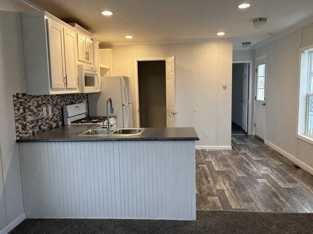 Building Photo - 825 Willowbrook Dr