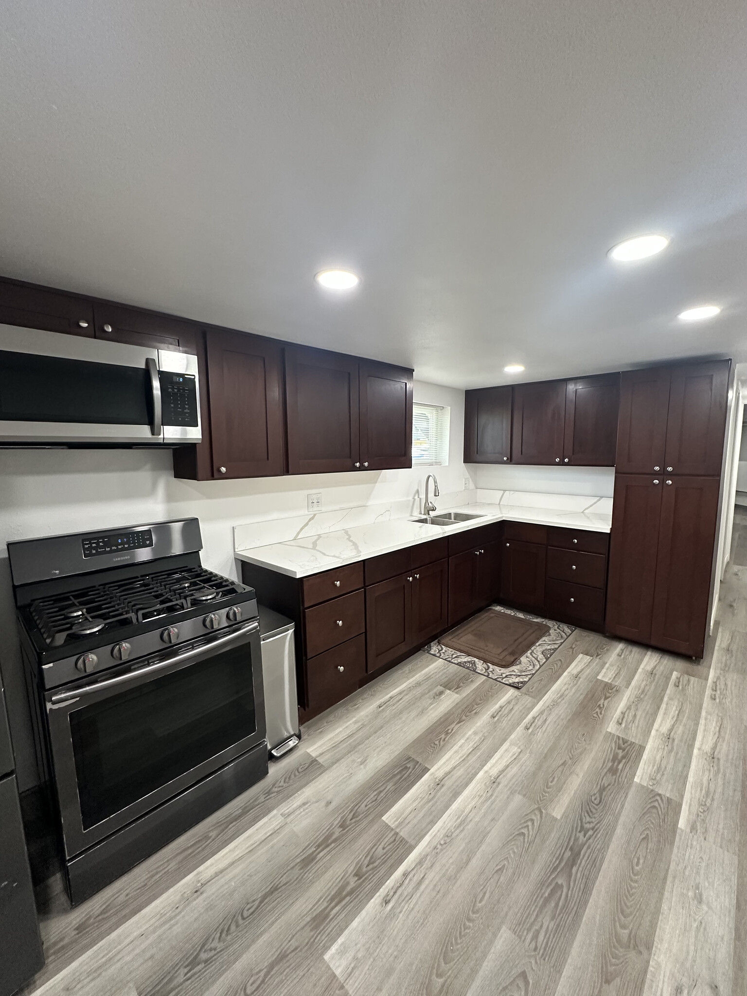 Building Photo - 2339 Van Ness Ave