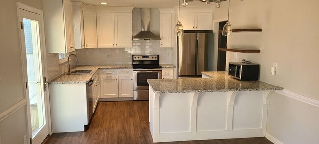 Building Photo - 709 NC-801