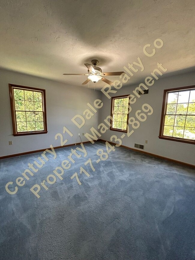 Building Photo - Gorgeous 4 Bedroom Home located in Northeastern School District with a 2 Car Garage
