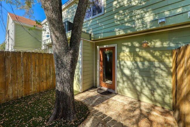 Building Photo - 3601 Menchaca Rd