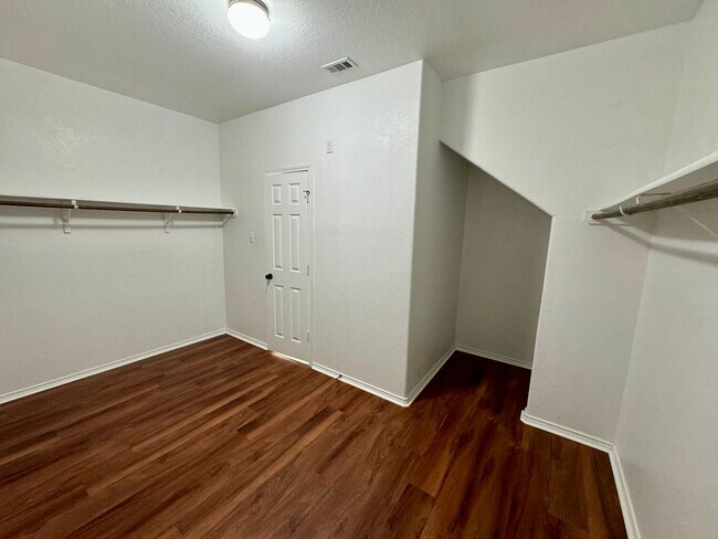 Building Photo - AVAILABLE SOON!