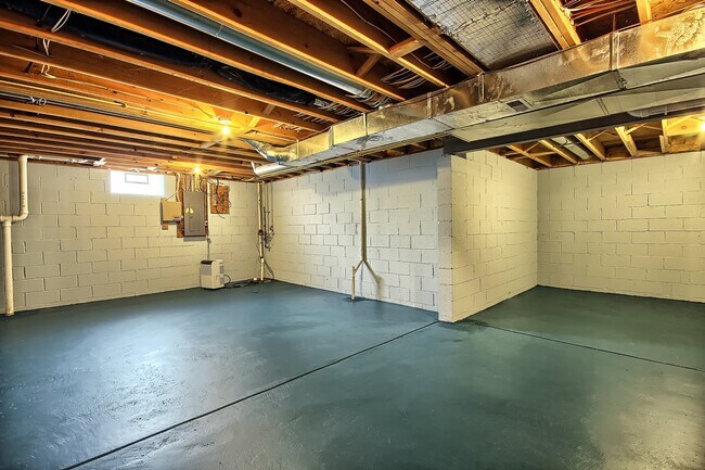 Building Photo - 7233 Springview Ln