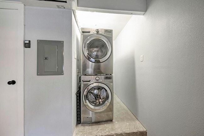 Building Photo - 1209 Arden Dr