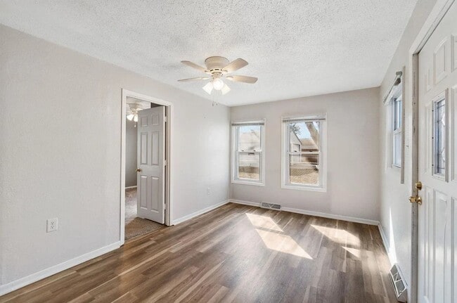 Building Photo - 1 Bed 1 Bath House for Rent!