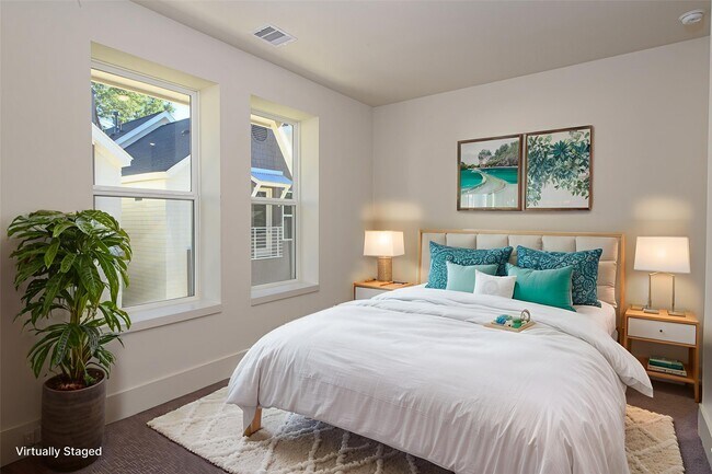 Building Photo - 881 Rachel St