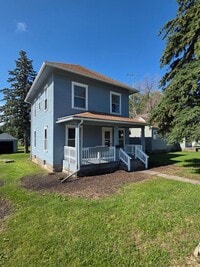 Building Photo - Spacious 3 bedroom $800 per month