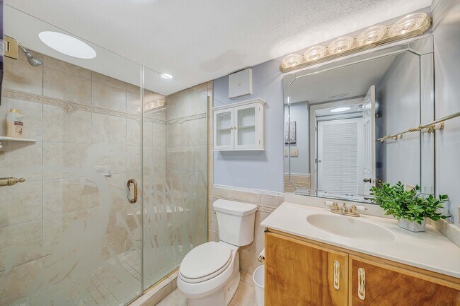 Building Photo - 4600 Kingfish Ln