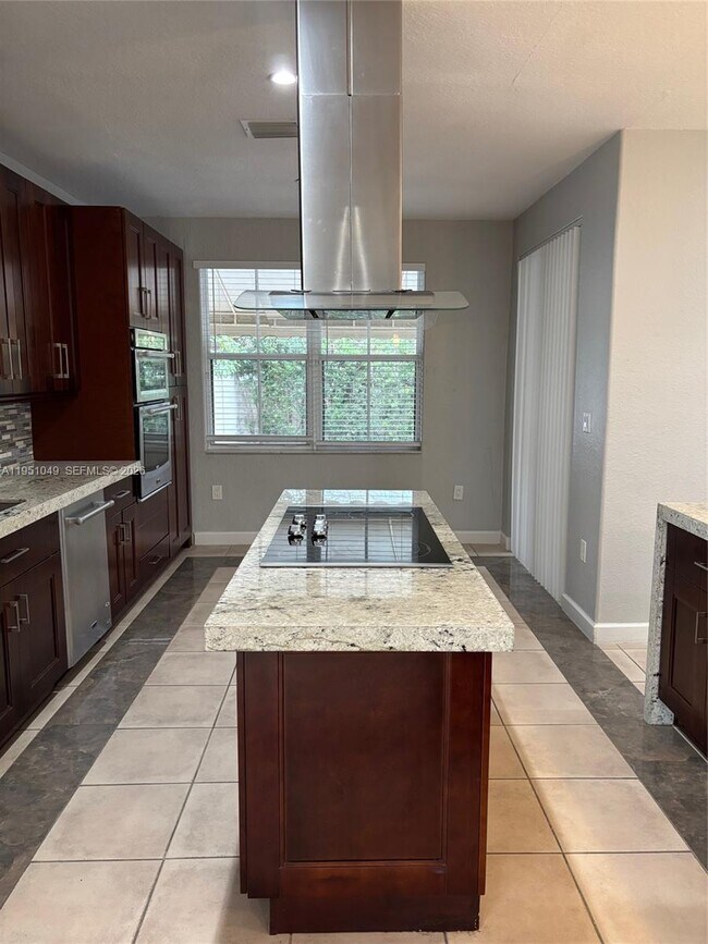 Building Photo - 15465 SW 36th Terrace