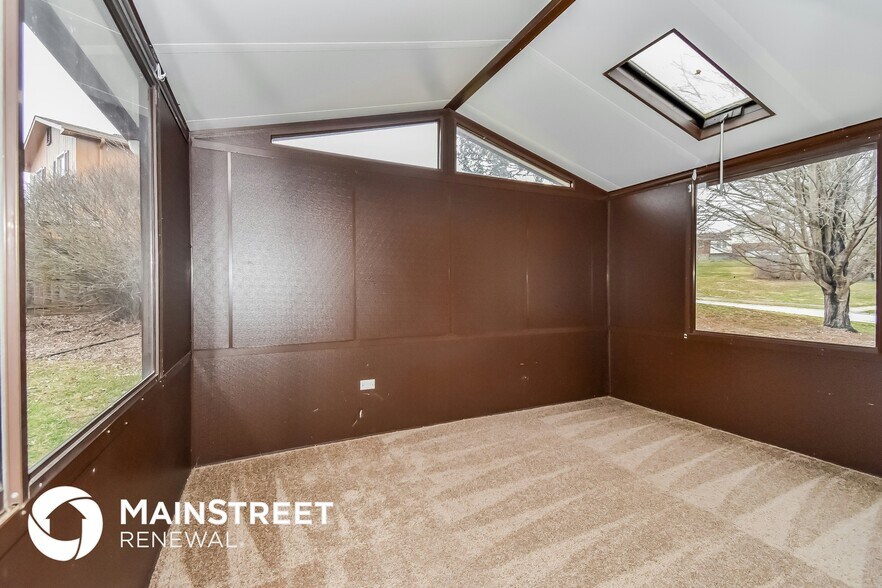 Building Photo - 4738 Shenandoah Dr