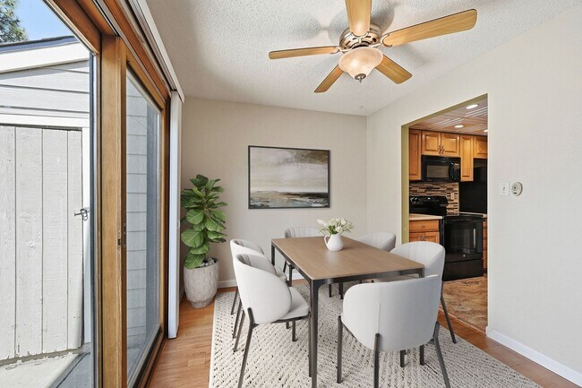 Building Photo - Spacious Townhome in Arvada