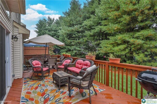 Building Photo - 204 Ridings Cir