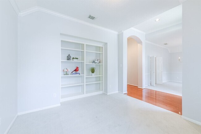 Building Photo - 14610 Farrawood Dr