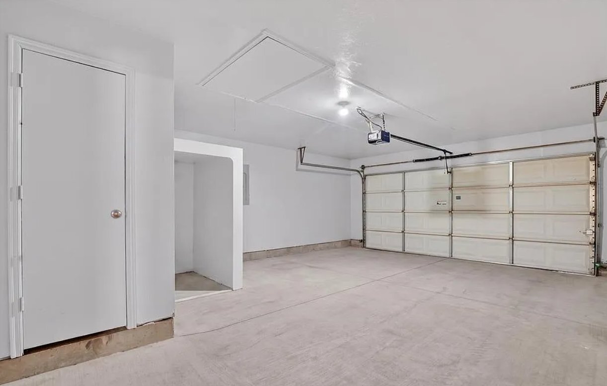 Building Photo - 4921 NW 163rd St