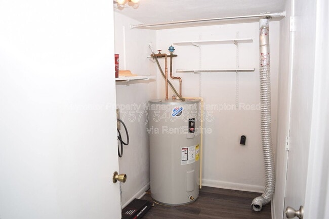 Building Photo - 5953 Blackpoole Ln