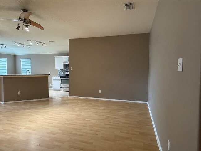 Building Photo - 9510 Barr Spring Dr