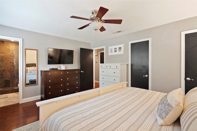 Building Photo - 10710 Overbrook Ln