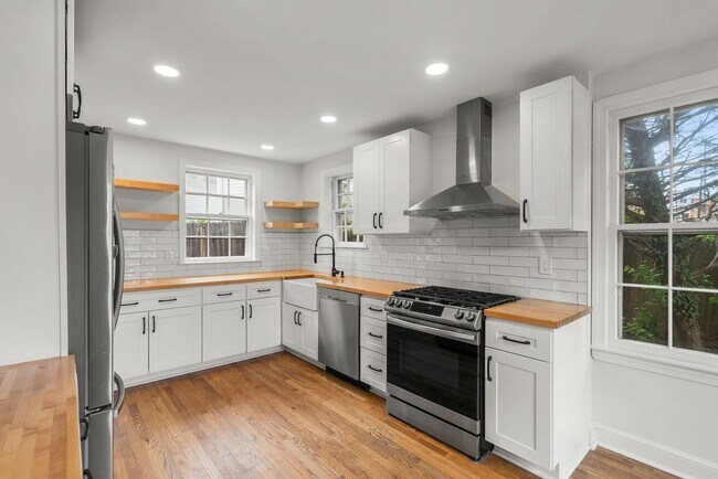 Building Photo - 2200 Windham Ln