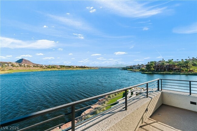 Building Photo - 66 Lakefront Dr