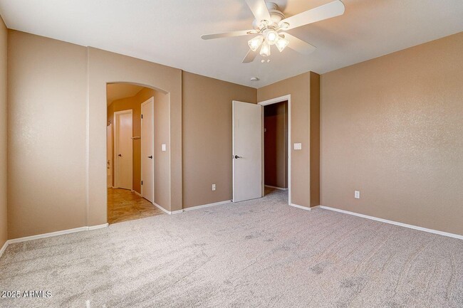 Building Photo - 15929 W Cottonwood St