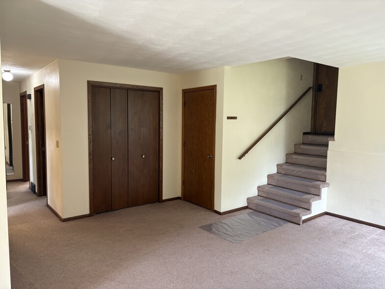Steps into unit - 2033 Greenwood Dr