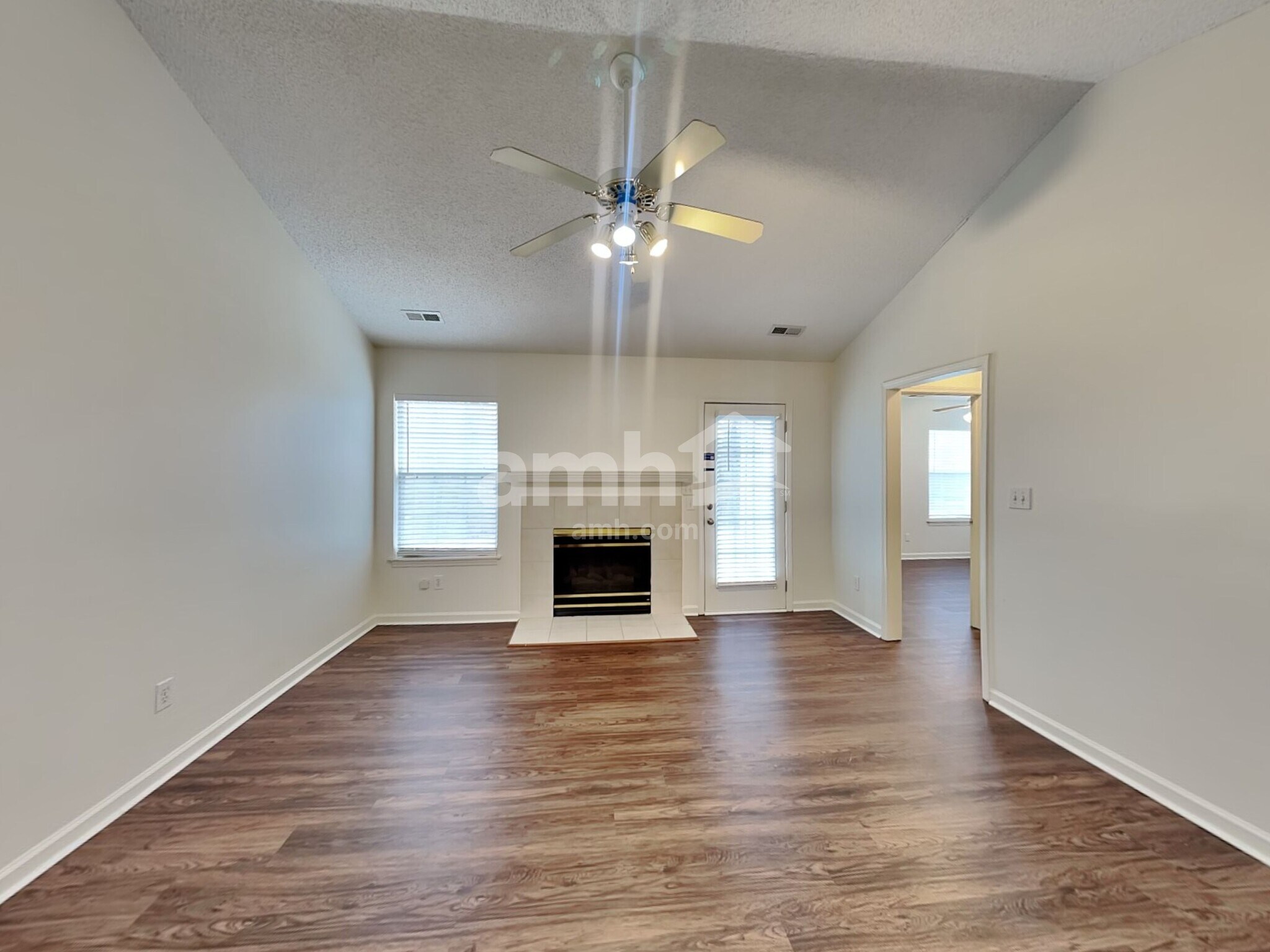 Building Photo - 2804 Robyns Glen Dr