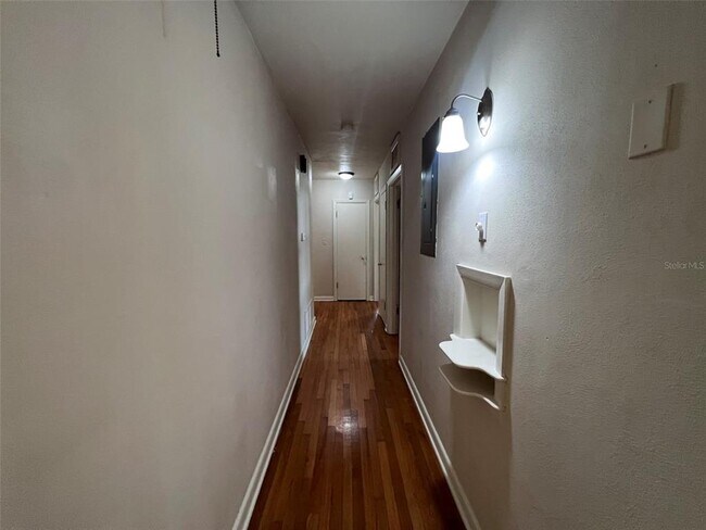 Building Photo - 1516 NW 14th Ave