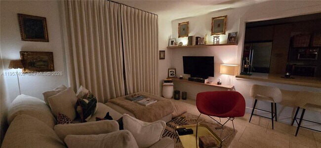 Building Photo - 932 15th St