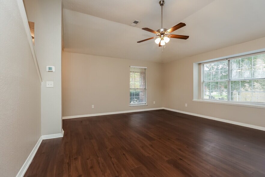 Building Photo - 609 Steven Dr