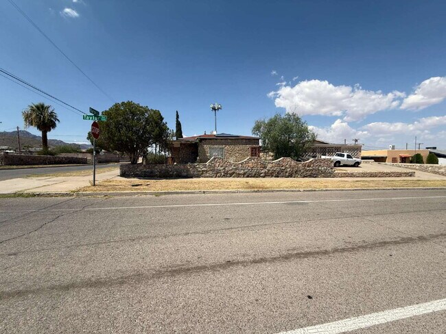 Building Photo - 3501 Taylor Ave