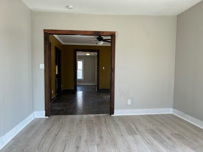 Building Photo - 114 S Melcher St