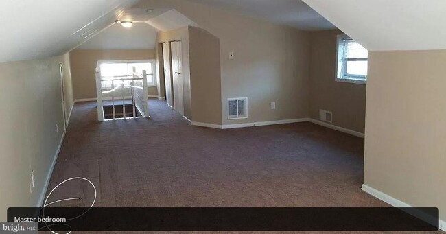 Building Photo - 21 W 2nd Ave