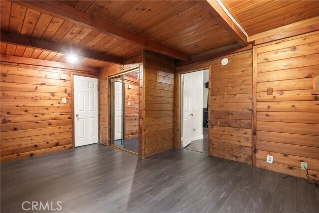 Building Photo - 55305 S Circle Dr