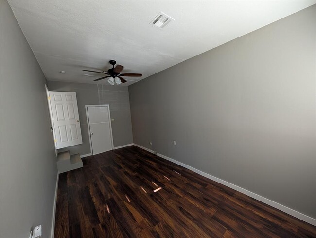 Building Photo - 1701 Sandra Dr