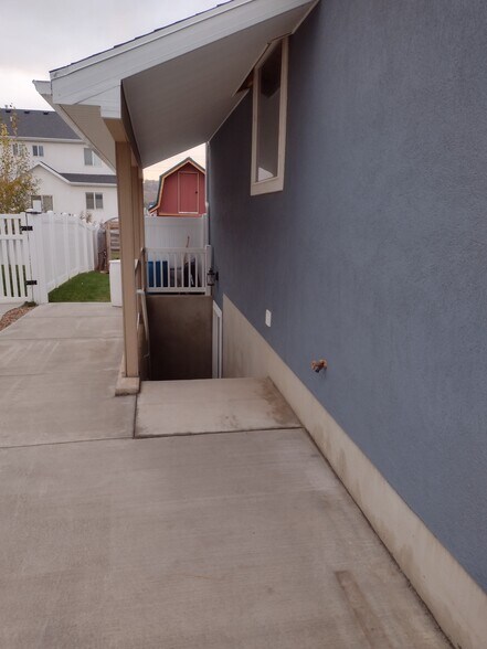Covered entry - 6821 S Cook Dr