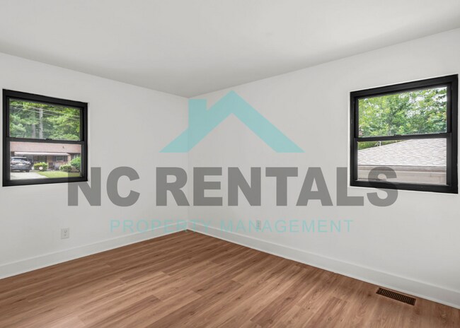 Building Photo - 815 Corona St