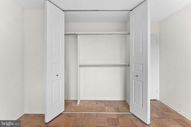 Building Photo - 4601 N Park Ave