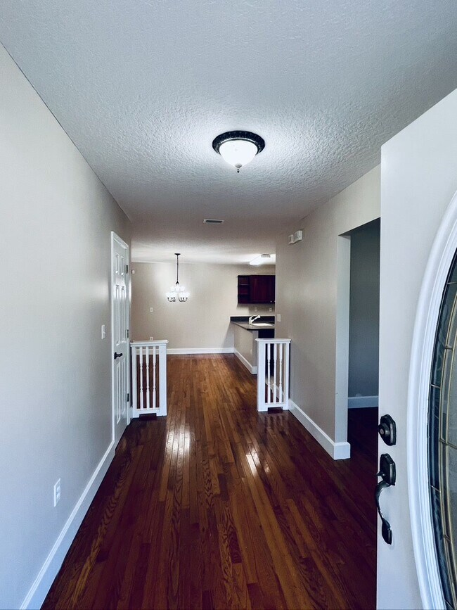 Building Photo - 273 Hollywood Forest Dr