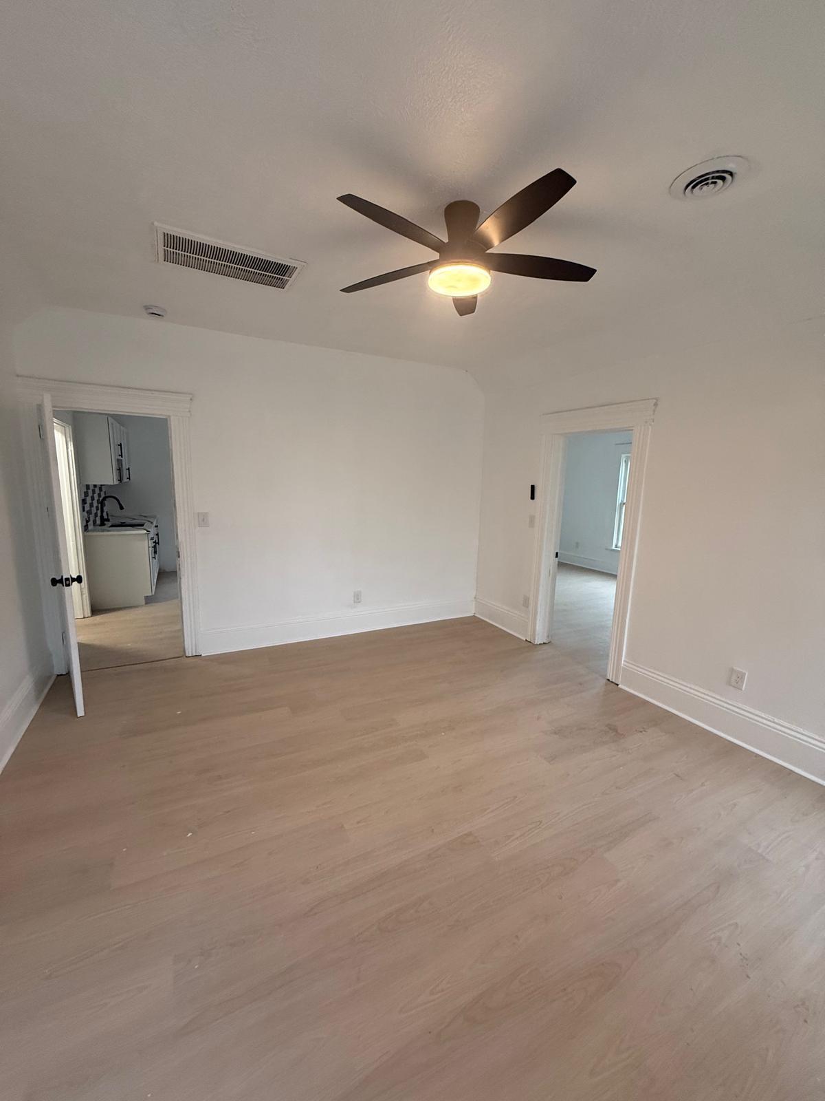 Building Photo - 1447 W 101st St