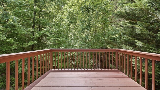 Building Photo - East Brainerd Home Available NOW!