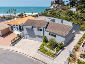 Building Photo - 504 Avenida La Costa