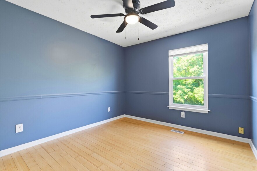 Building Photo - 388 Huntington Ridge Dr