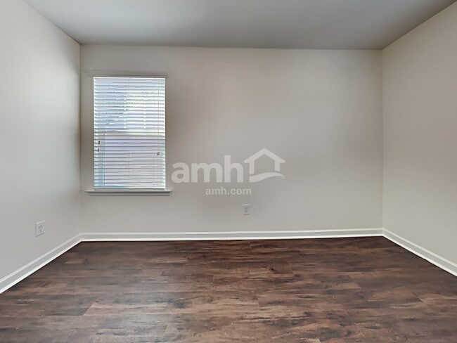Building Photo - 138 Blackwater Way