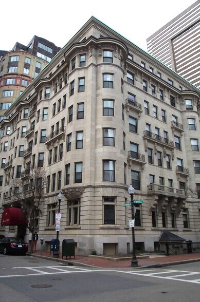 Building Photo - 8 Garrison St