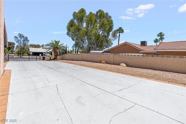 Building Photo - 1765 Belcastro St